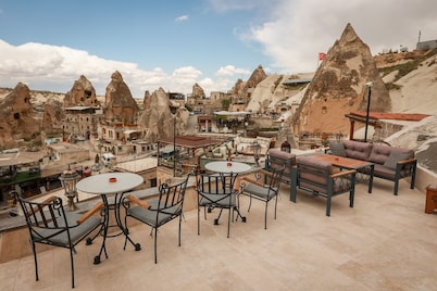 Mia Cappadocia Cave Hotel