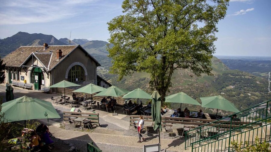 Helgon Hotel – Lourdes Pyrenees