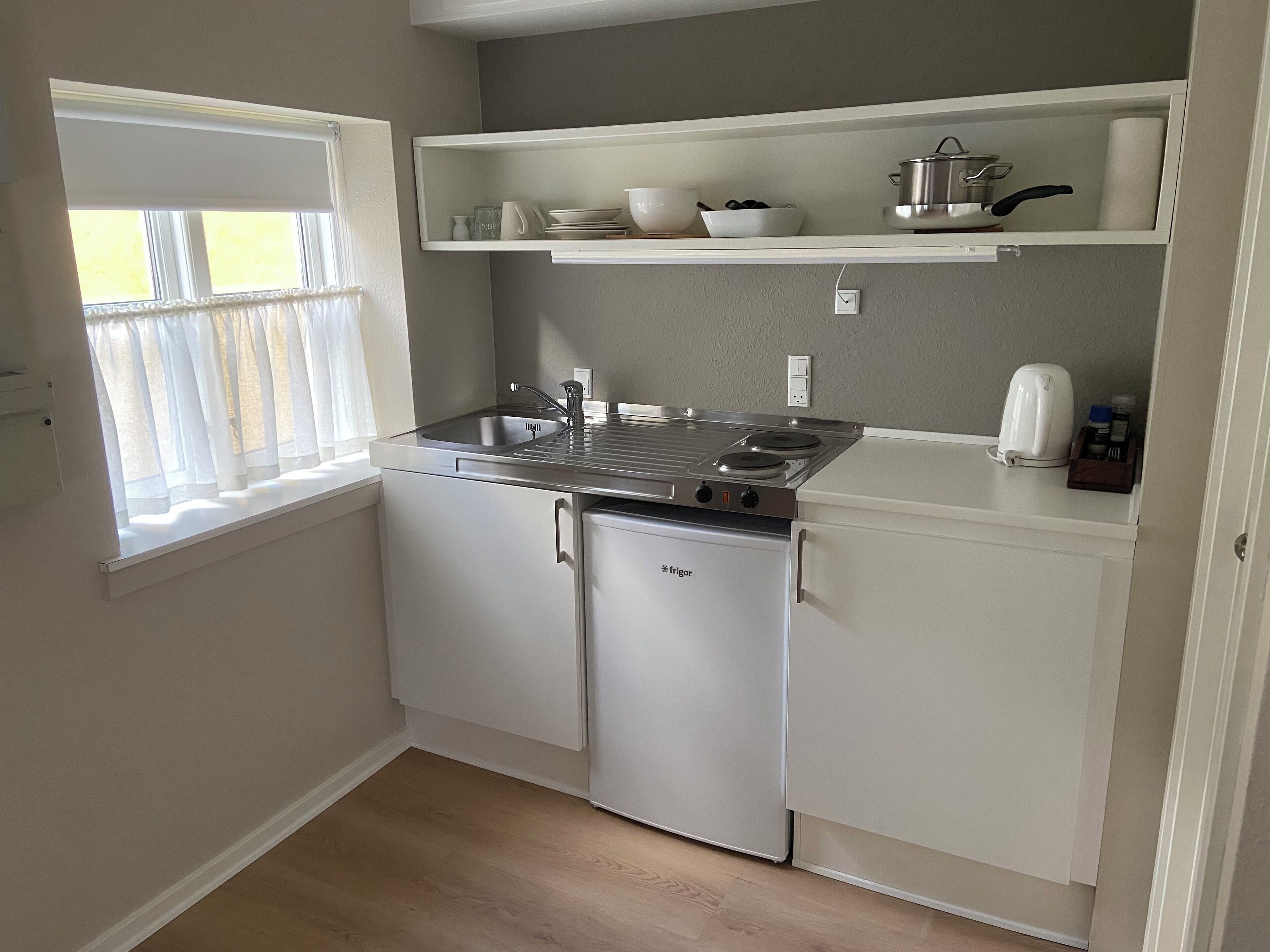 basic studio | 1 bedroom, free wifi, bed sheets