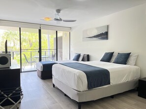 Desk, soundproofing, iron/ironing board, free WiFi