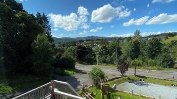 Twin Room | Individually decorated, individually furnished, free WiFi, bed sheets