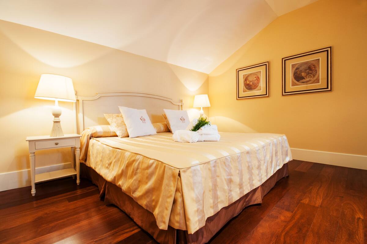 Minibar, in-room safe, desk, rollaway beds