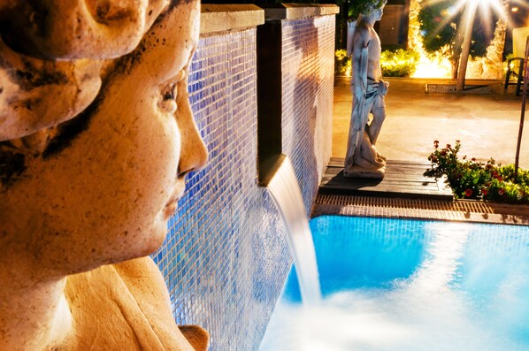 Outdoor pool - Hotel Palacio Villa de Alarcón (Alarcon)