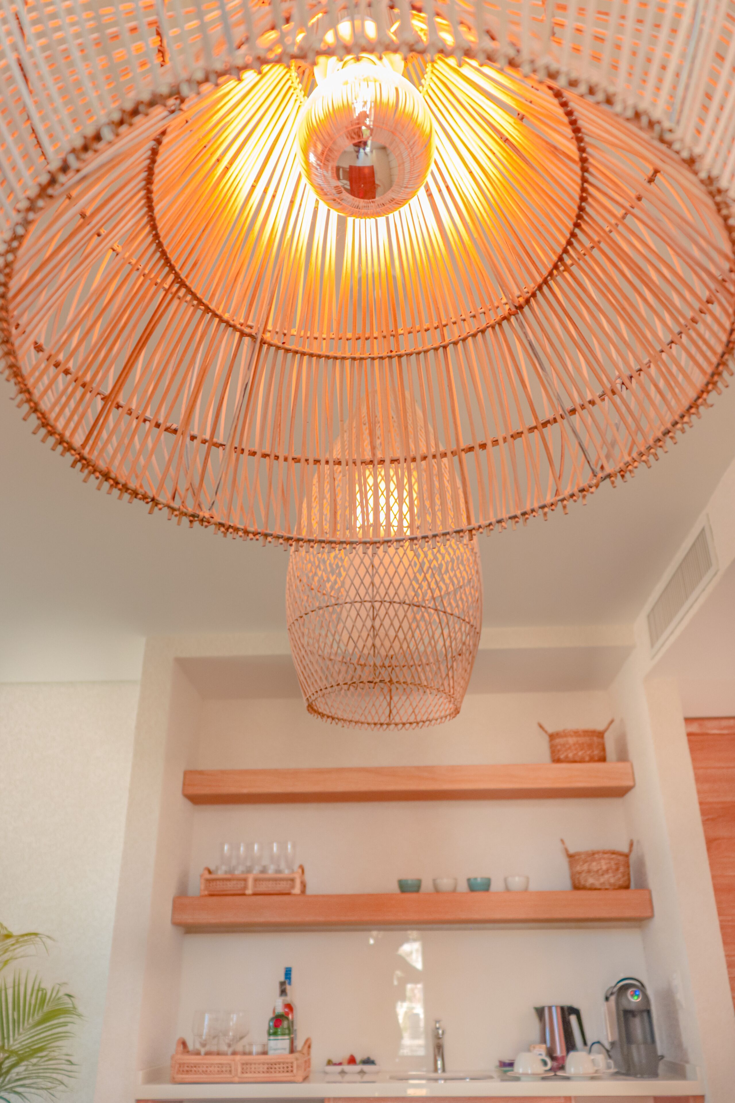 32-inch flat-screen tv with cable channels, tv