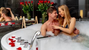 Habitación de lujo, hidromasaje | Tina de hidromasaje