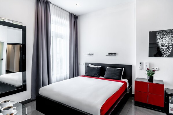 Luxury Room, Jetted Tub | Minibar, laptop workspace, blackout drapes, free WiFi - Komorowski Luxury Guest Rooms (Kraków)
