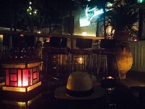 2 bar/lounge