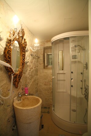 Suite, Garden View (Blue) | Egyptian cotton sheets, premium bedding, down duvets - The Aigli (Lefkada)