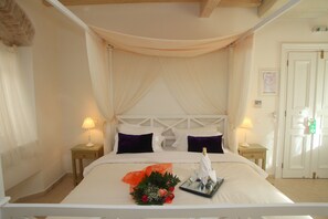 Suite, Garden View (Black and White) | Egyptian cotton sheets, premium bedding, down comforters