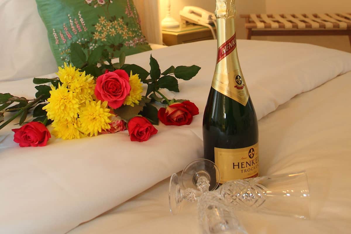 Suite, Garden View (Green) | Room amenity