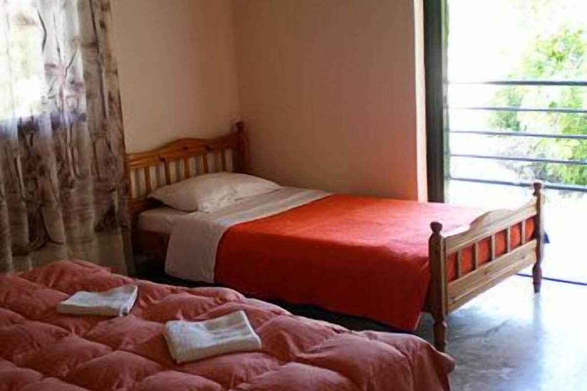Studio (For 3) | Soundproofing, WiFi (free), bed sheets