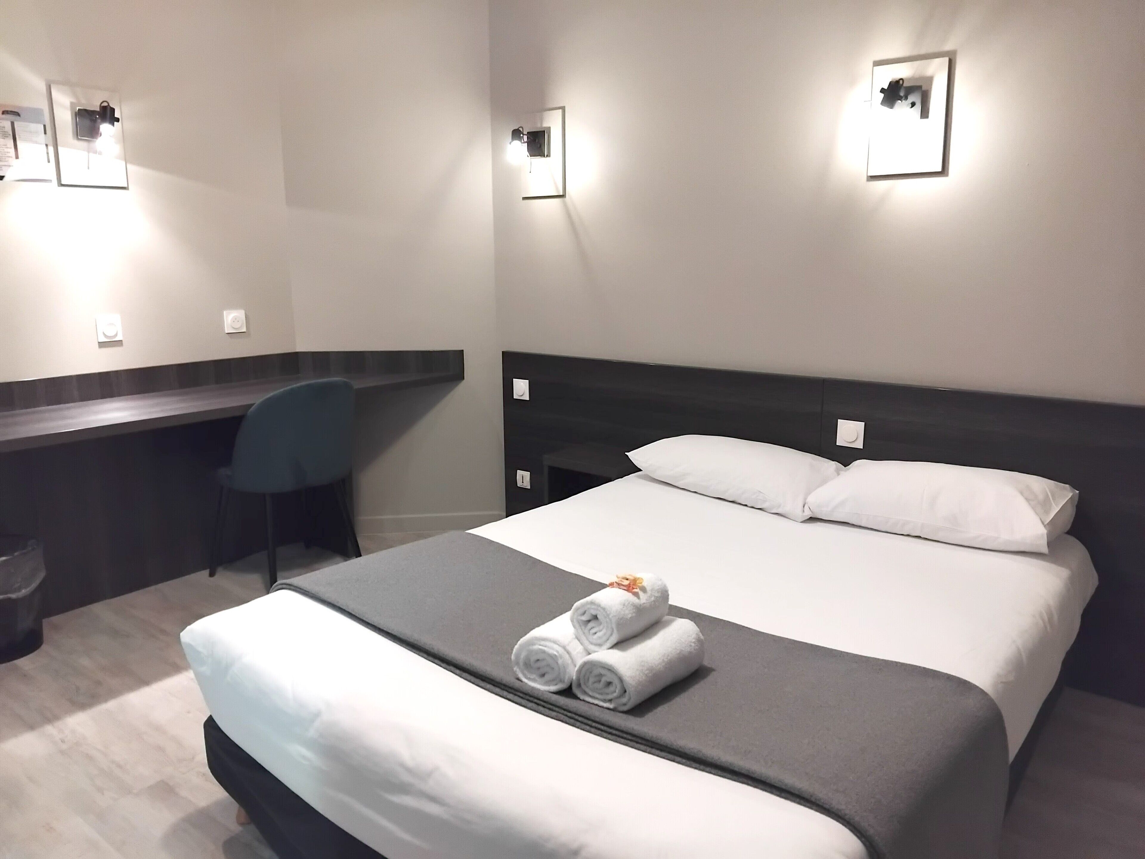 Kahden hengen huone | Yksilöllisesti sisustettu, työpöytä, pimennysverhot, äänieristys