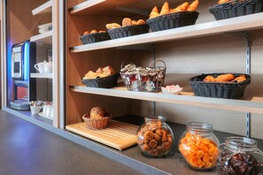Dagelijks ontbijtbuffet (EUR 15 per persoon)