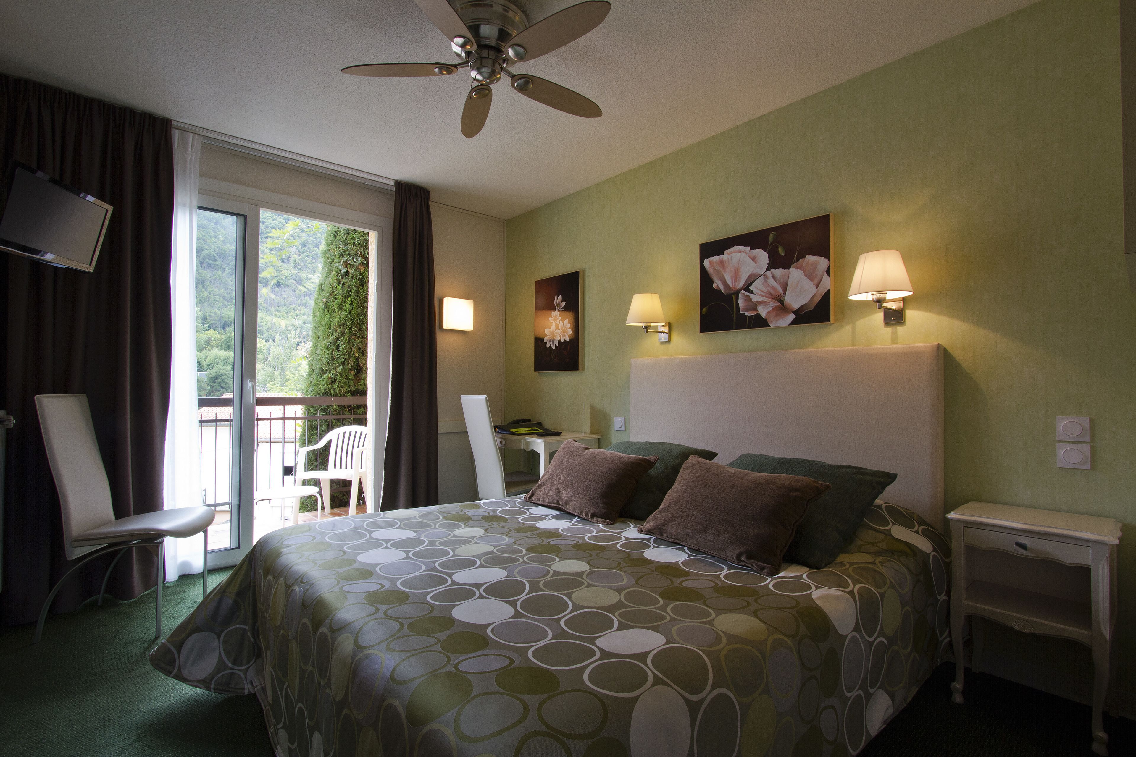 standard double room, balcony | premium bedding, desk, soundproofing, iron/ironing board