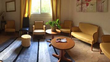 Sala de estar en el lobby