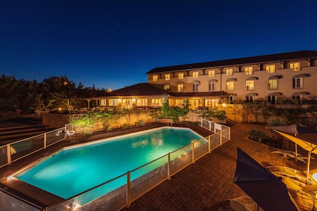 Exterior. Logis Hotel Noemys Morgon