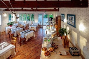 Daily buffet breakfast (EUR 14 per person)