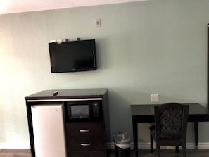 Escrivaninha, ferros/tábuas de passar roupa, Wi-Fi de cortesia