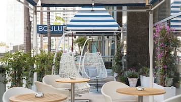 3 restaurantes: opção de café da manhã, almoço e jantar