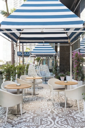 3 restaurants; breakfast, lunch and dinner served  - Hotel Beaux Arts, Autograph Collection (Miami)