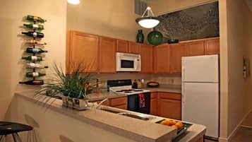 Fridge, microwave, coffee/tea maker