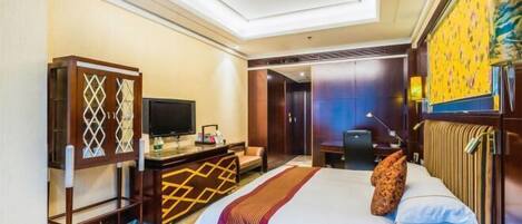 Minibar, in-room safe, iron/ironing board, Internet