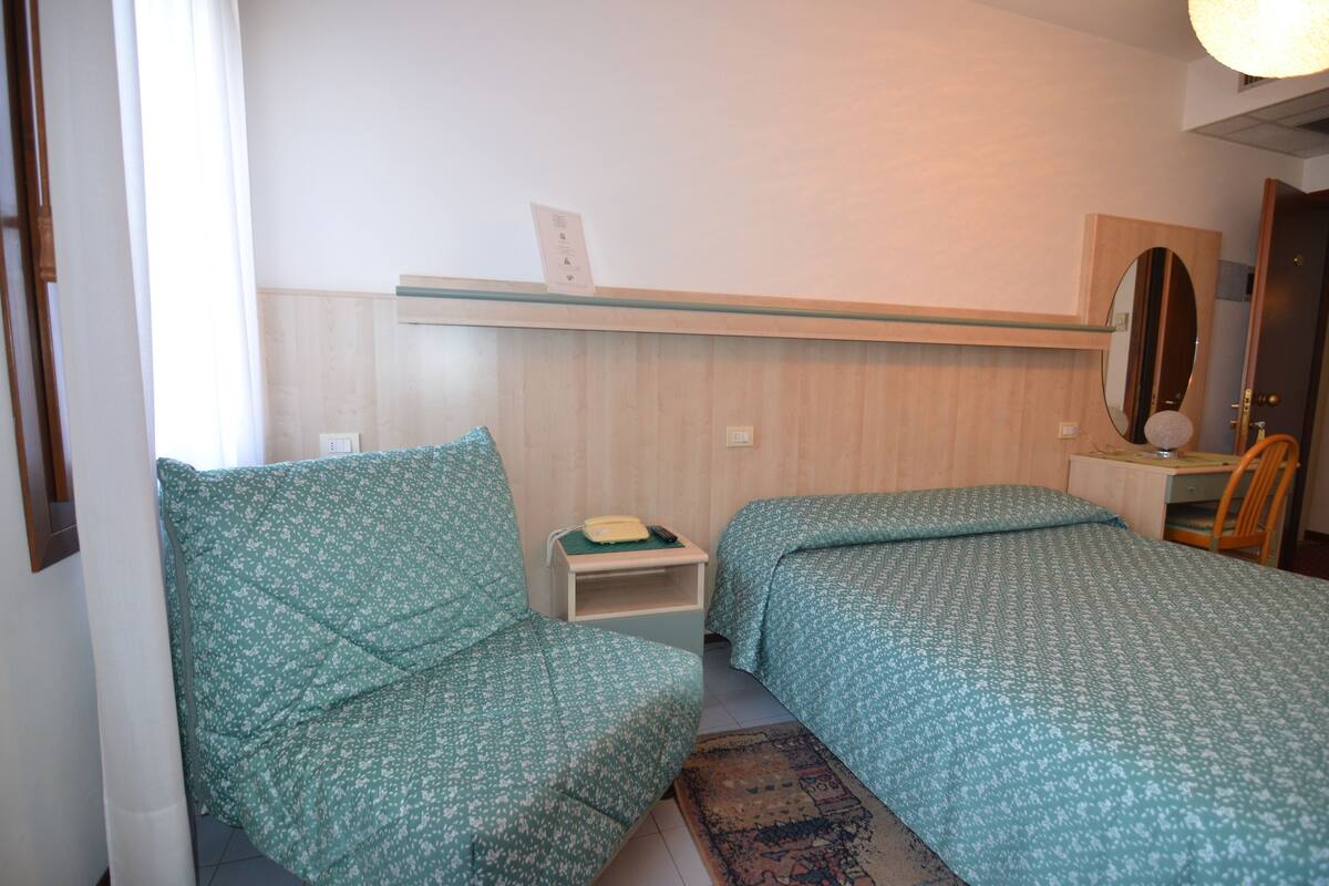 Single Room | Minibar, WiFi (free)
