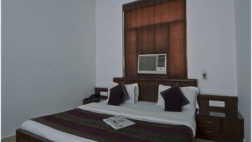 Standard Room, 1 Double Bed | Premium bedding, memory foam beds, minibar, in-room safe