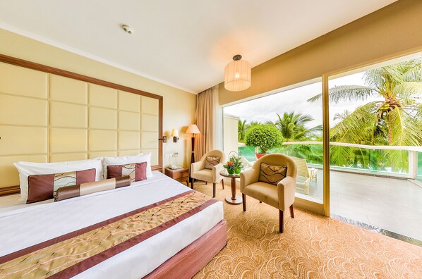 Premium bedding, minibar, in-room safe, desk