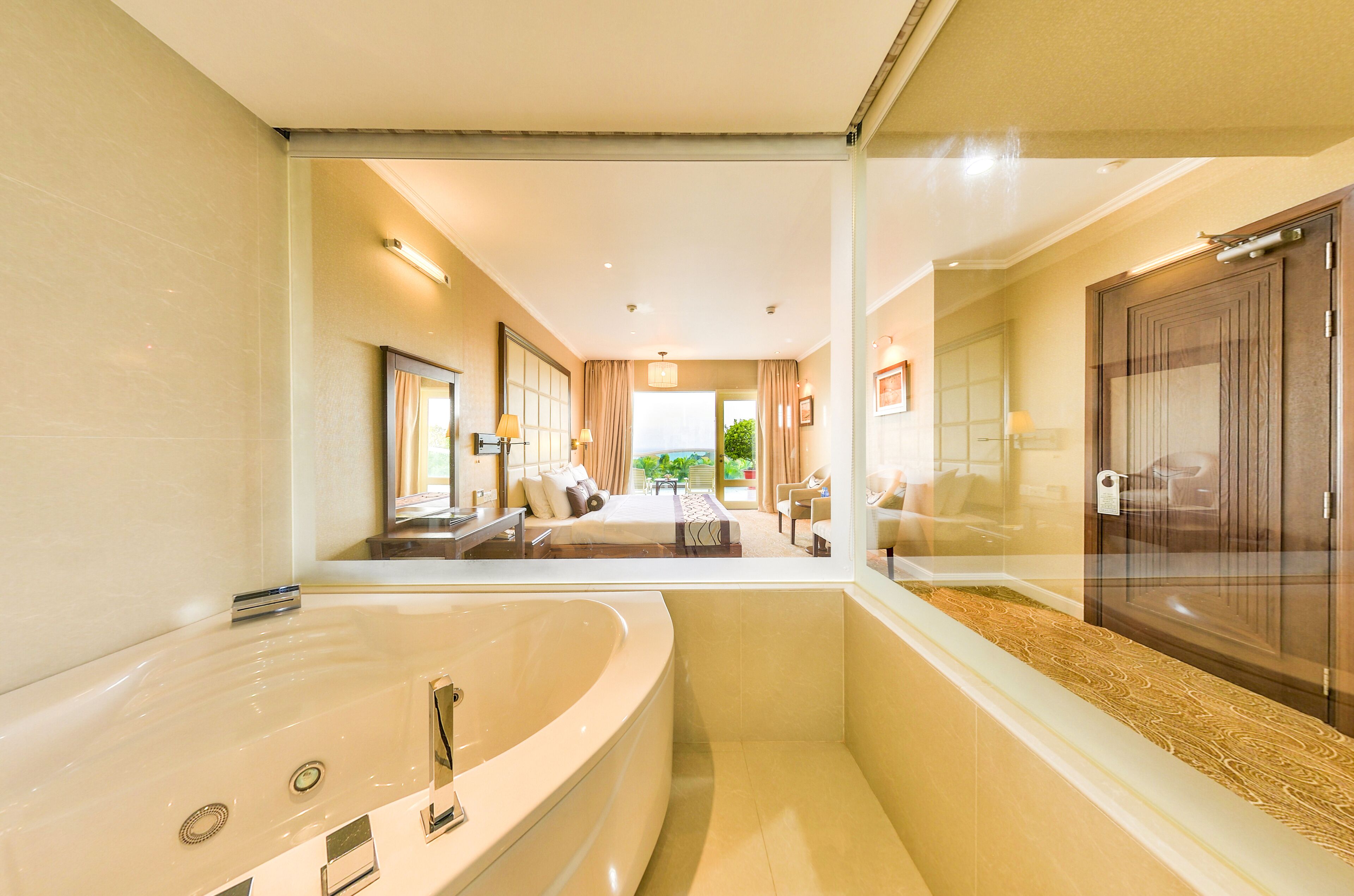 family suite, 2 bedrooms | bathroom shower