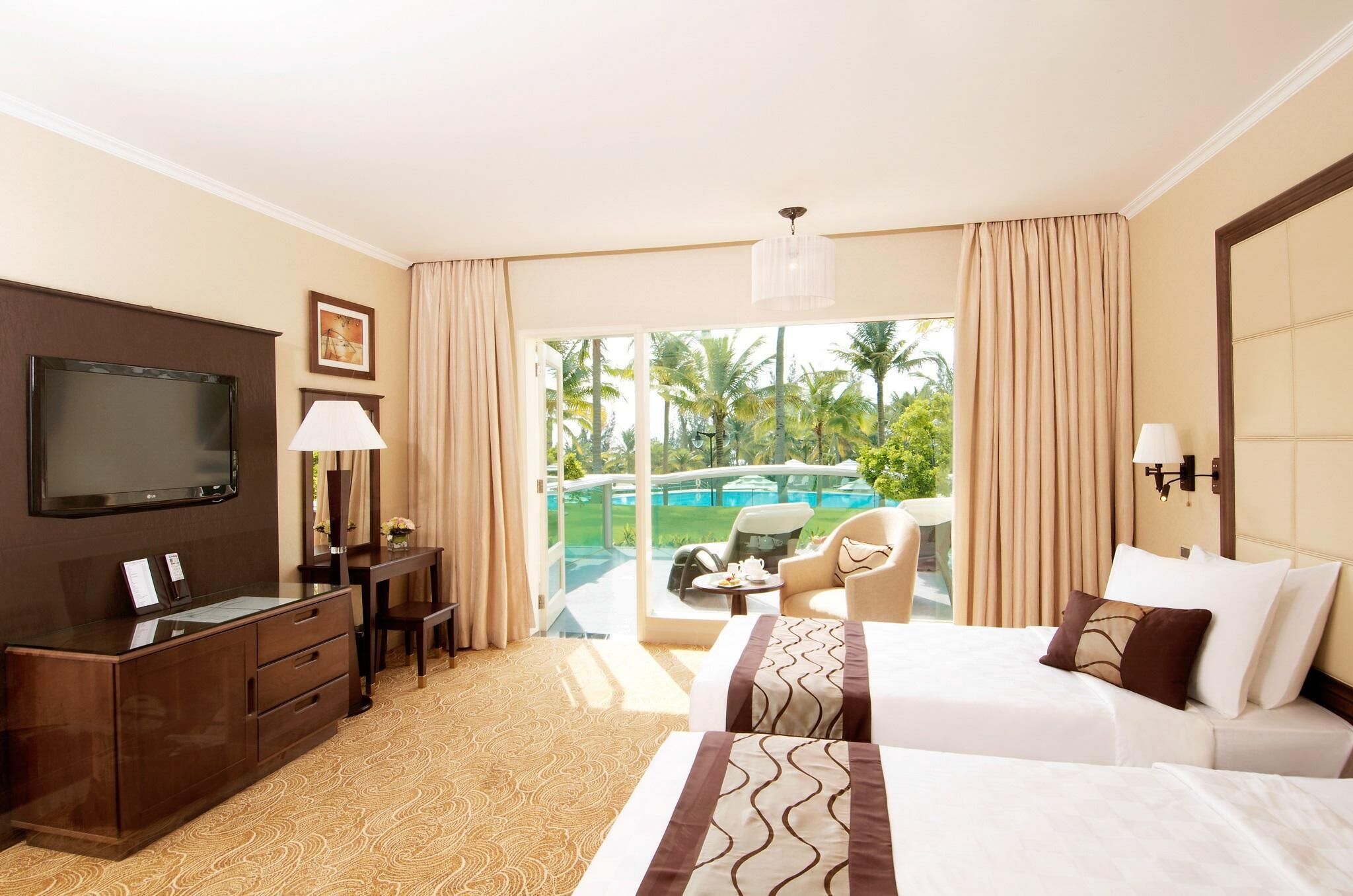 Superior Room, 2 Twin Beds, Pool View | Premium bedding, minibar, in-room safe, desk