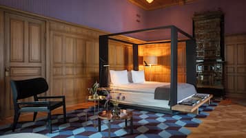 Suite | Premium bedding, minibar, in-room safe, desk