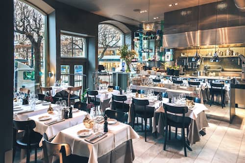 2 Restaurants, Frühstück, Mittagessen, moderne, europäische Küche