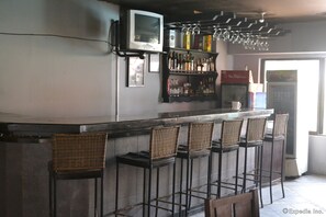 Breakfast, lunch and dinner served