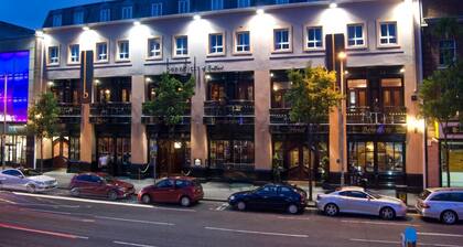 Benedicts Hotel