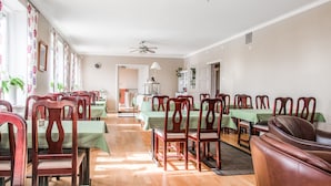 Unclassified image, 3 of 18, button - Hotel Carlsborg (Karlsborg)