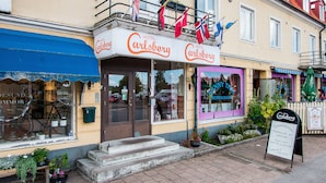 Unclassified image, 4 of 18, button - Hotel Carlsborg (Karlsborg)
