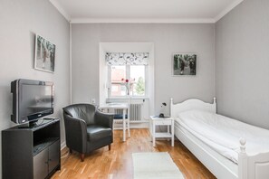 Single Room | Individually decorated, individually furnished, desk, cribs/infant beds - Hotel Carlsborg (Karlsborg)