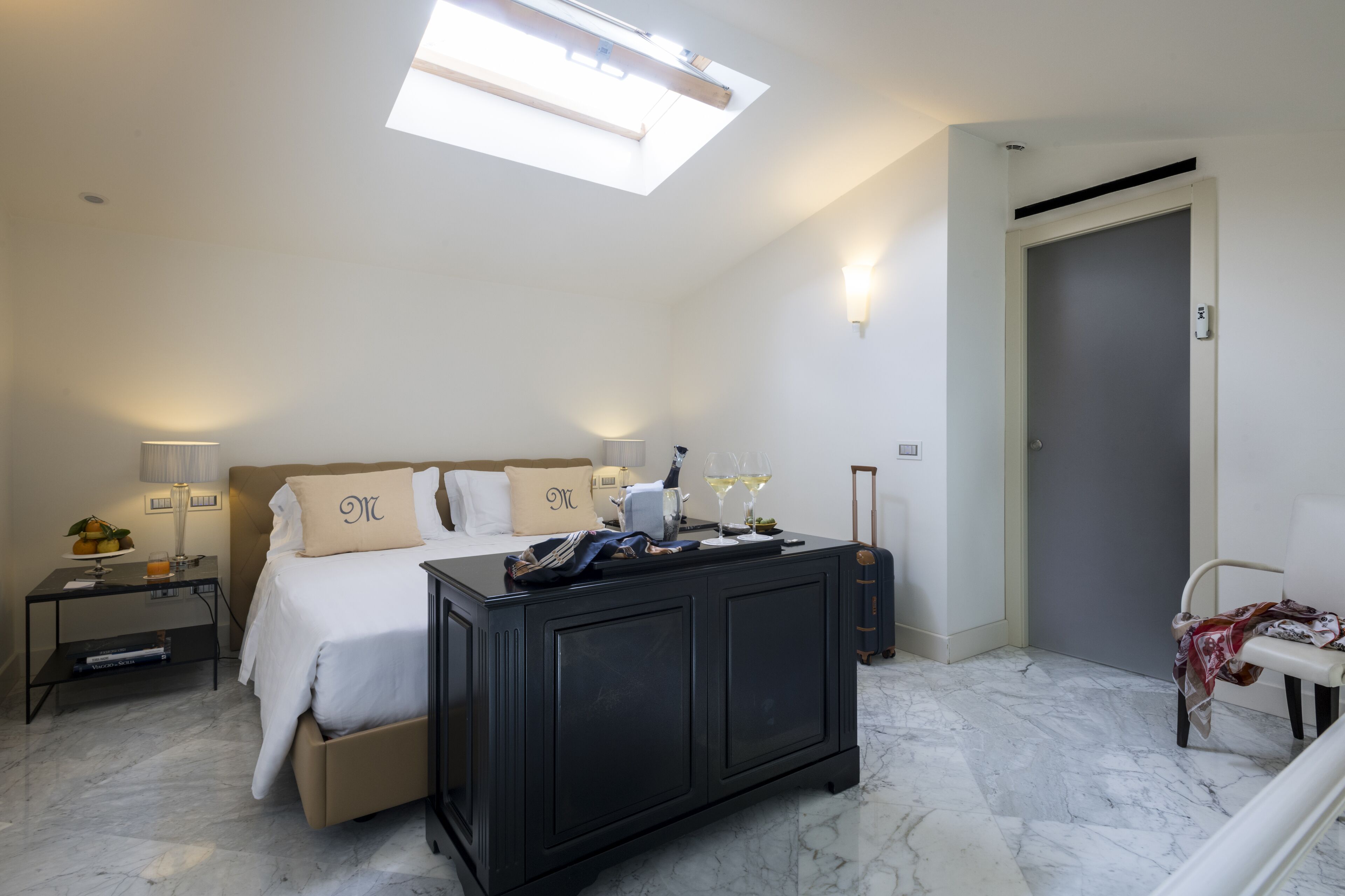Deluxe Room, Sea View | Premium bedding, down duvets, minibar, in-room safe