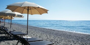 ใกล้ชายหาด, รถรับส่งชายหาด (ฟรี)