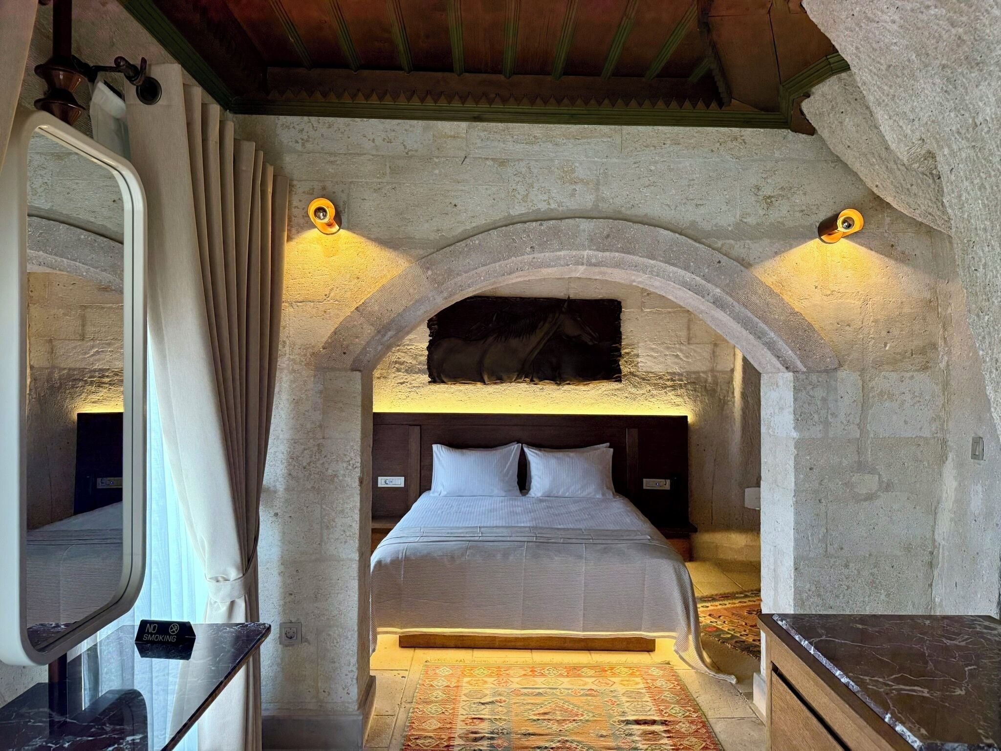 Deluxe Room | Premium bedding, minibar, in-room safe, desk