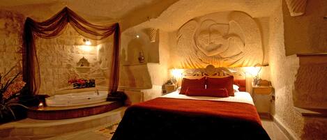 Suíte | Roupas de cama premium, frigobar, cofres nos quartos, escrivaninha