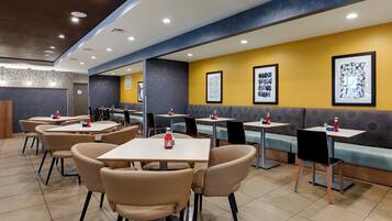 Morgenmad tilberedt efter bestilling hver dag mod et gebyr