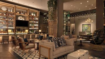 2 bars/lounges