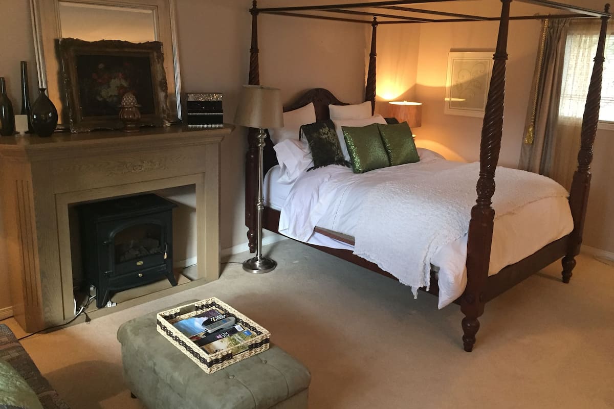 Suite (Upper Canada Master)