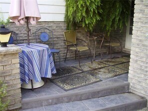 Front of property - Niagara-on-the-Lake Furnished Rentals (Niagara-on-the-Lake)