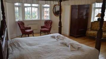 Desk, iron/ironing board, free WiFi