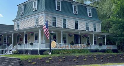 The Ballard House Inn