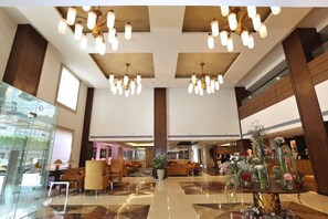 Lobby - Mapple Emerald (New Delhi)