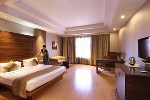 Minibar, in-room safe, soundproofing, free WiFi - Mapple Emerald (New Delhi)